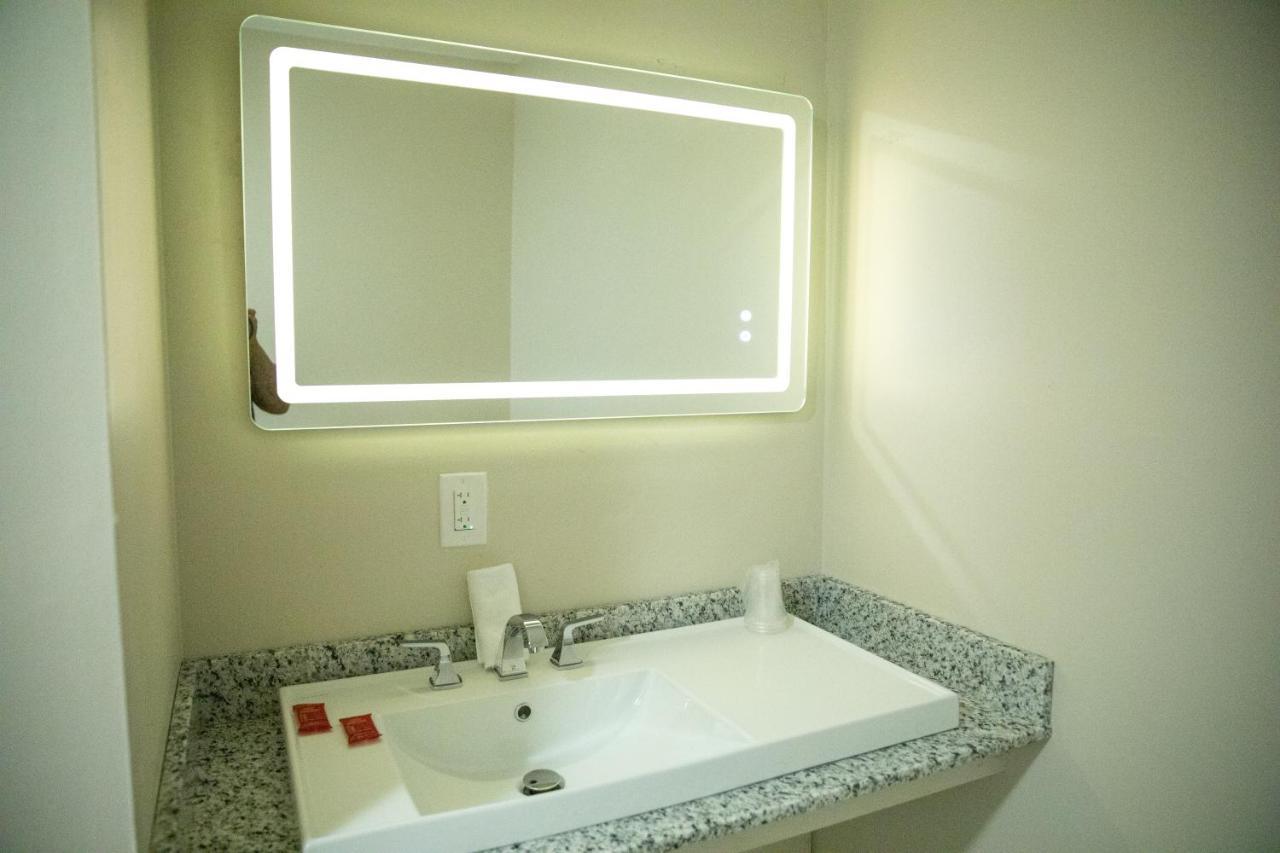 Classic Motor Lodge Providence - West Greenwich エクステリア 写真